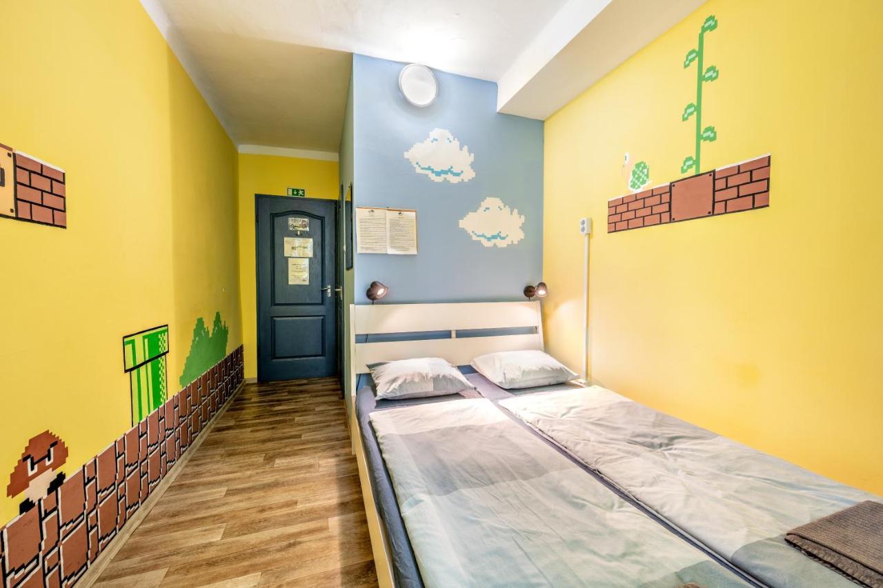 Island Hostel Budapest (Adults Only) Eksteriør billede A Mario themed hotel room in Warsaw, Poland