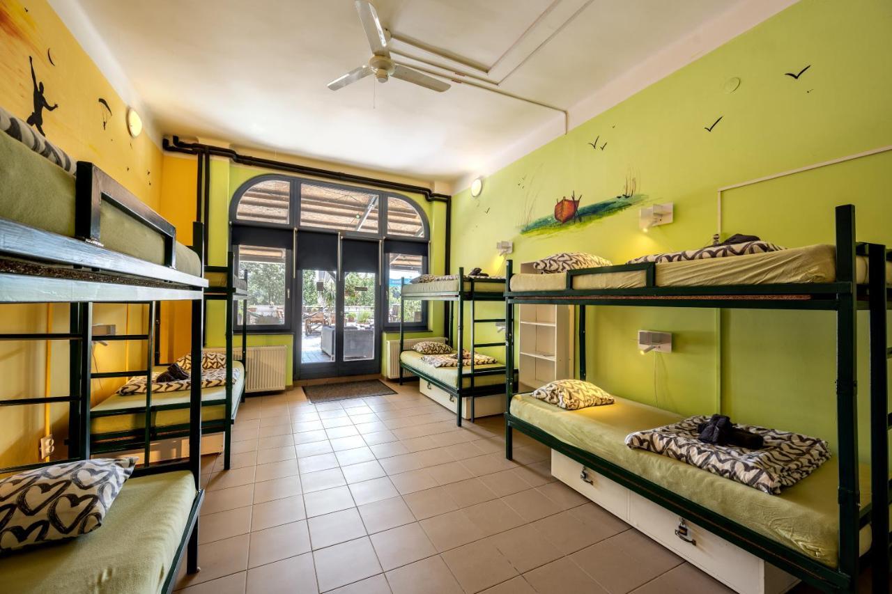 Island Hostel Budapest (Adults Only) Eksteriør billede Hostel in Rome, Italy