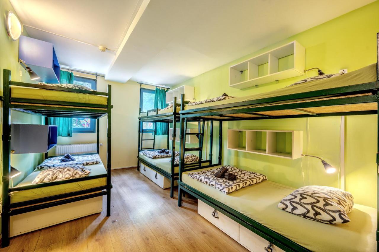 Island Hostel Budapest (Adults Only) Eksteriør billede Hostel in Prague