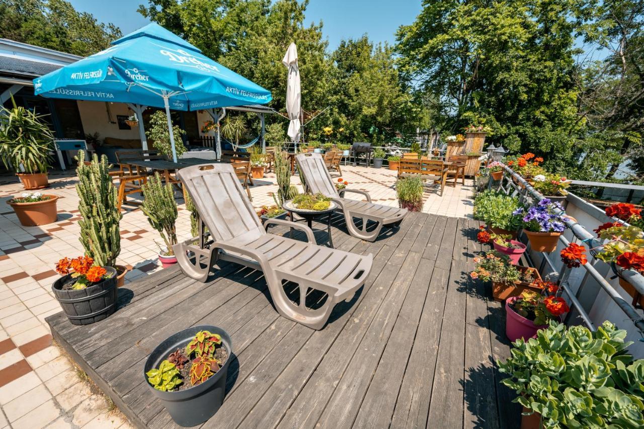 Island Hostel Budapest (Adults Only) Eksteriør billede Rooftop garden