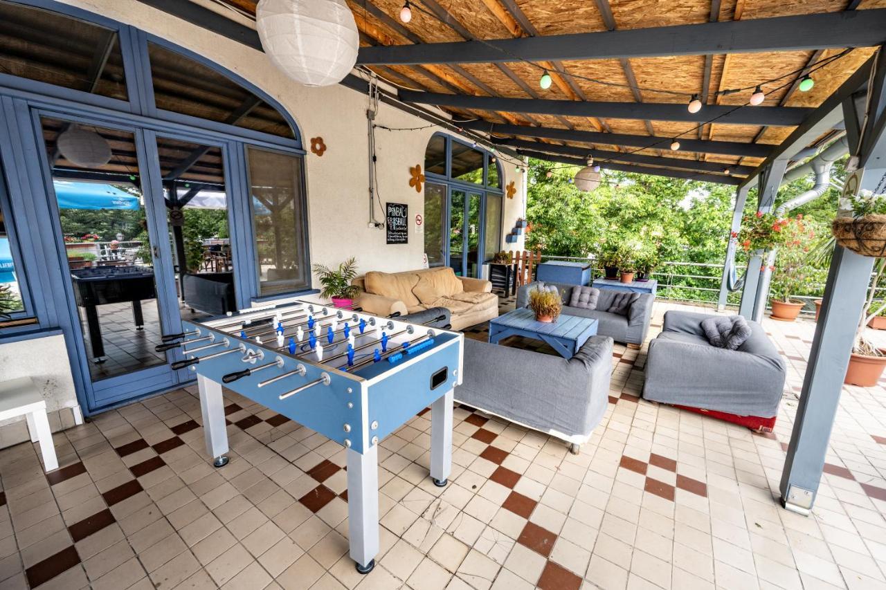 Island Hostel Budapest (Adults Only) Eksteriør billede A table football table